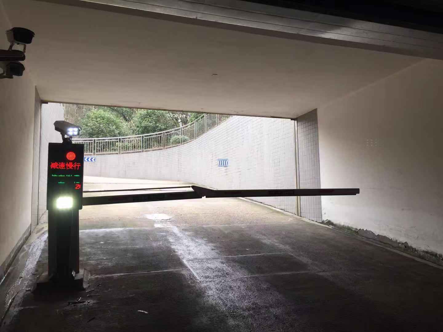 長沙雷隆智能科技有限公司_長沙車牌自動識別系統|長沙停車場管理系統|車牌識別系統|車牌識別一體機|人行通道閘|智能通道閘|停車收費系統|智能門禁系統